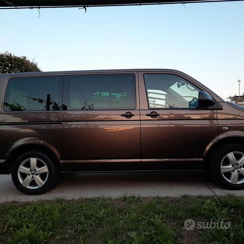 Usata VW Multivan 140 CV (102 kW) 2011 Furgone