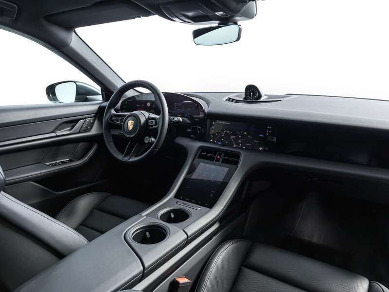 Usata Porsche Taycan Cross Turismo 350 kW (476 CV) 2023 Grigio Berlina