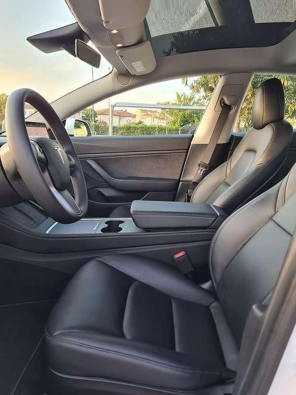 Usata 2020 Tesla Model 3 Berlina | 27.000 € (Cara) - Immagine 1/4