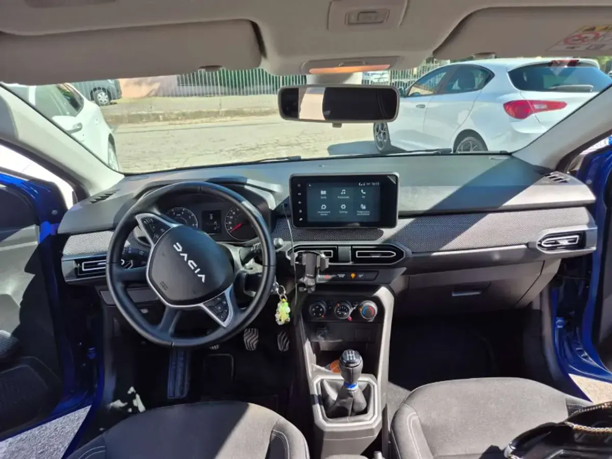 Brugt Dacia Sandero Essentiel 67 HK (49 kW) 2024 Blå Sedan
