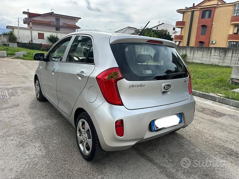 Usata Kia Picanto 66 CV (48 kW) 2015 Grigio Utilitaria