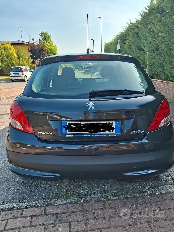 Usata Peugeot 207 73 CV (53 kW) 2013 Nero Utilitaria