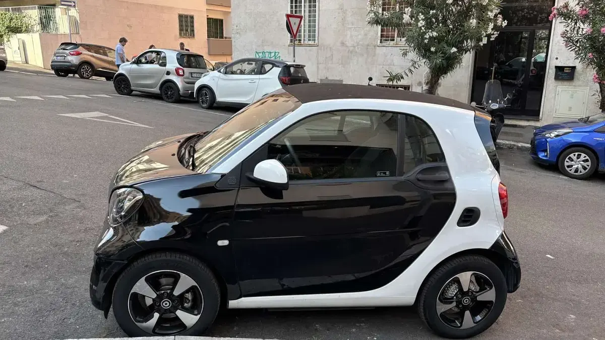 Usata Smart ForTwo Coupé Prime 41 kW (56 CV) 2020 Nero Utilitaria