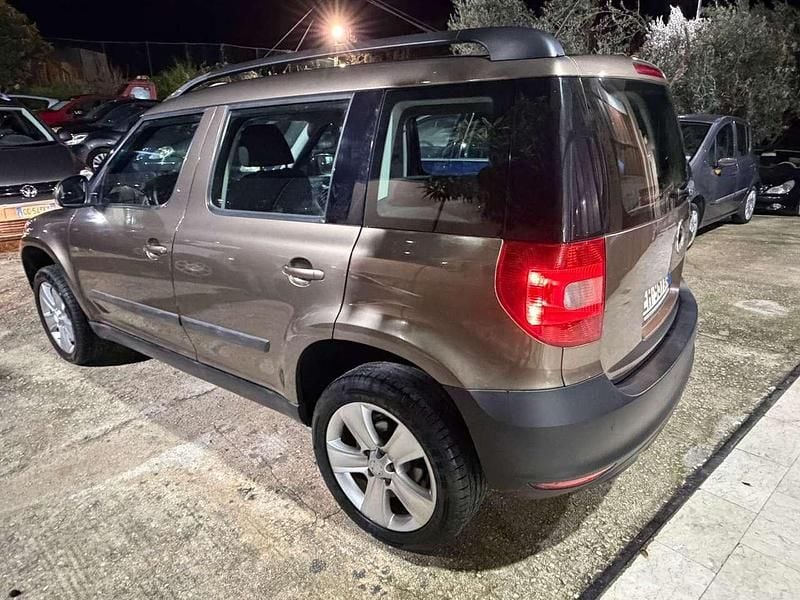 Usata Skoda Yeti Adventure 105 CV (77 kW) 2011 Marrone SUV