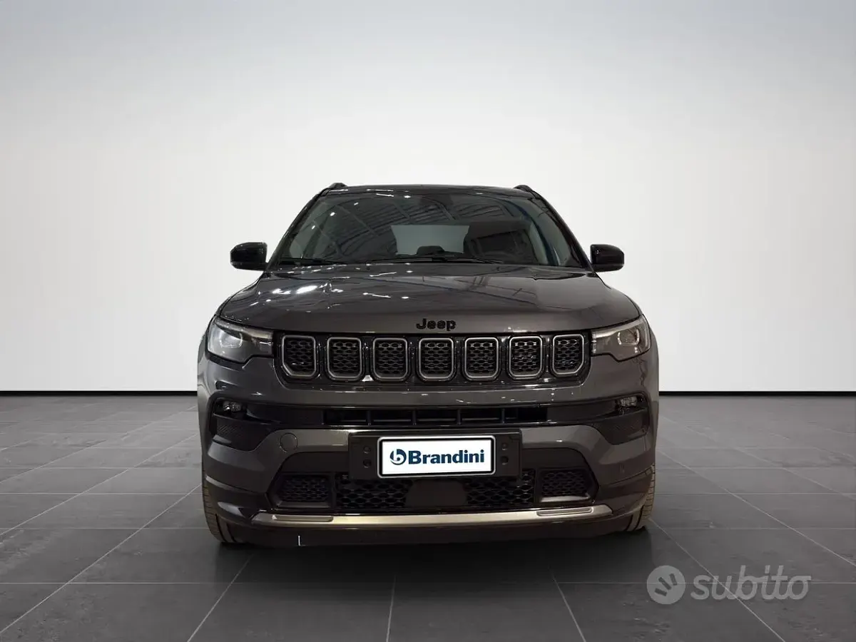 Usata Jeep Compass Summit 131 CV (96 kW) 2025 Graphite grey SUV
