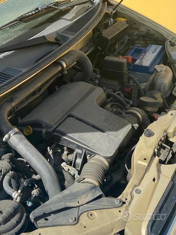 Usata Opel Agila 65 CV (47 kW) 2012 Giallo Utilitaria