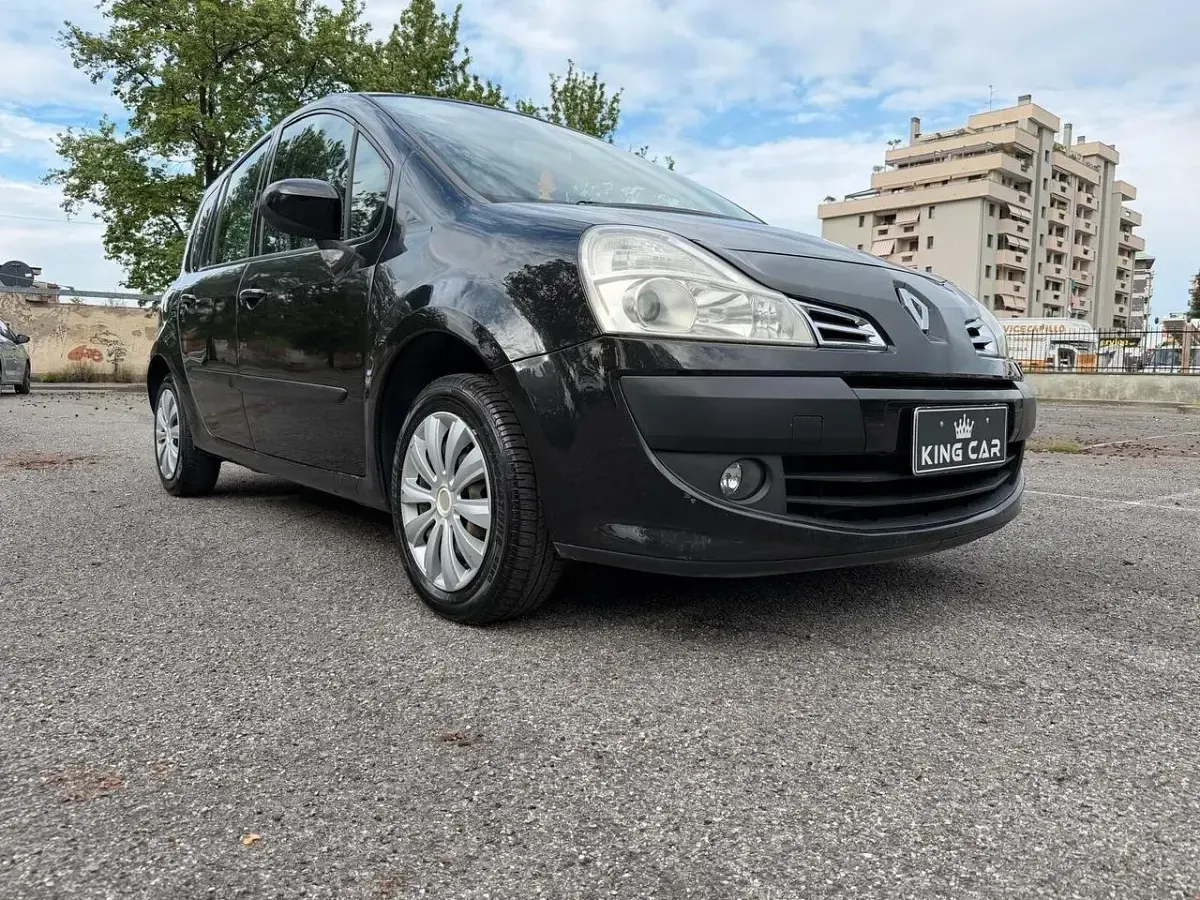 Usata Renault Modus 75 CV (55 kW) 2012 Nero Monovolume