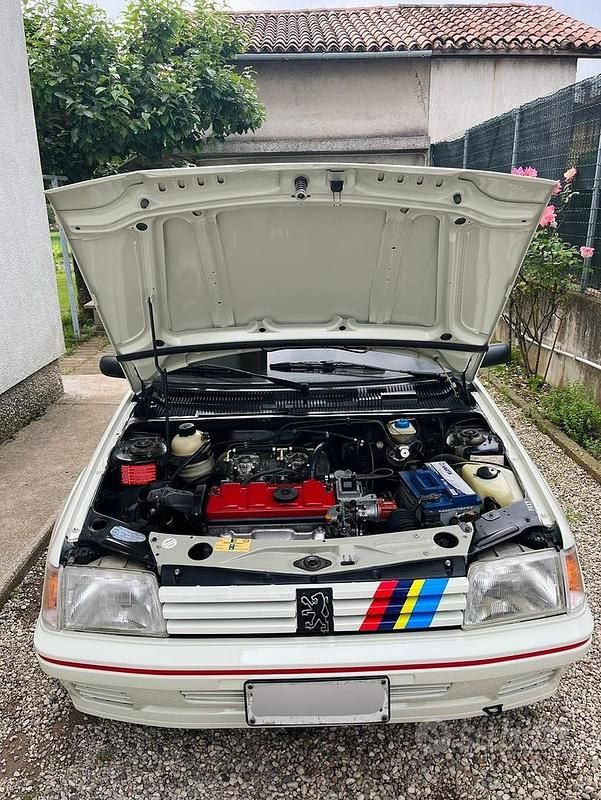 Usata Peugeot 205 83 CV (61 kW) 1994 Utilitaria