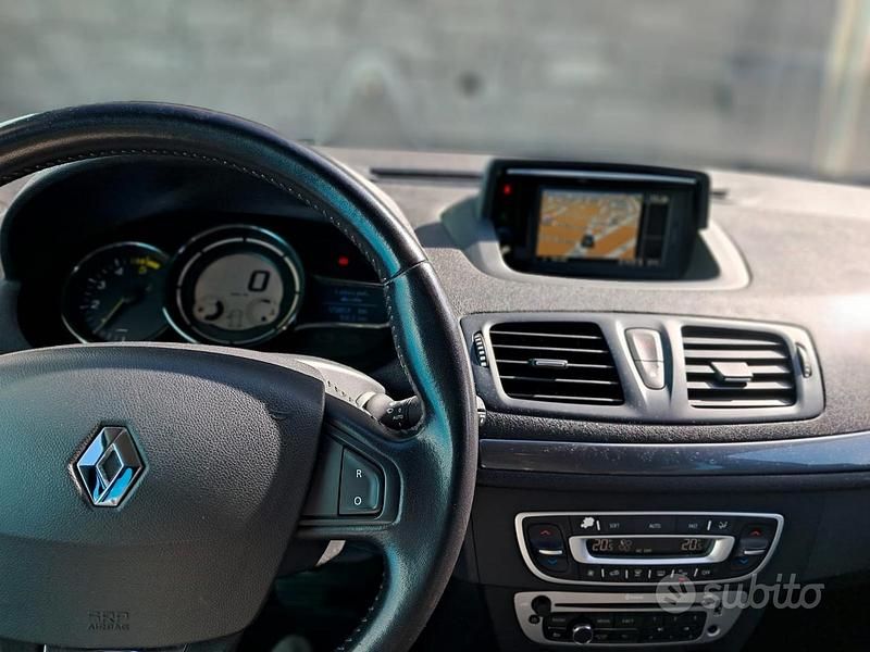 Usata Renault Mégane LIMITED 110 CV (80 kW) 2015 Bianco Berlina