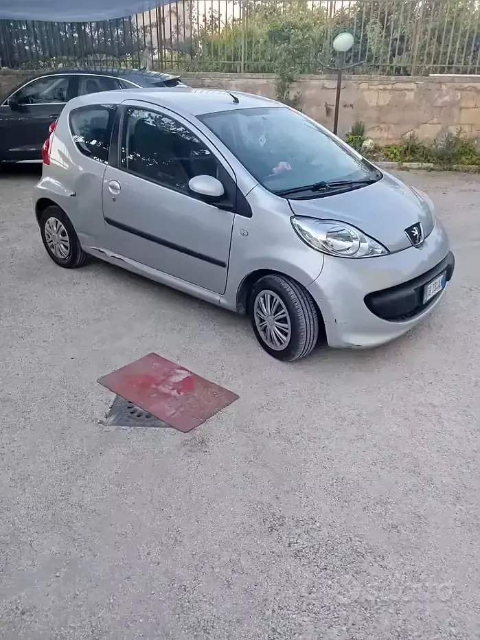 Usata Peugeot 107 68 CV (50 kW) 2006 Utilitaria