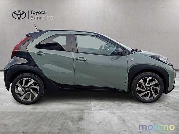 Usata Toyota Aygo X Trend 72 CV (52 kW) 2025 Verde SUV