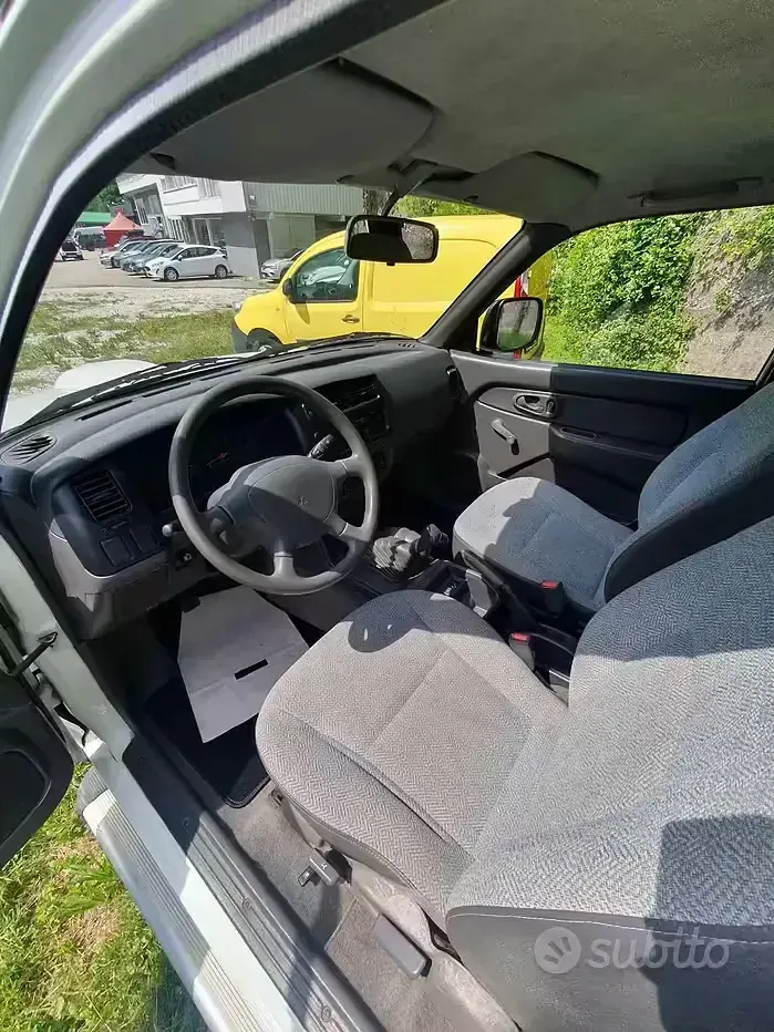 Usata Mitsubishi L200 101 CV (74 kW) 1998 Bianco Pick-up