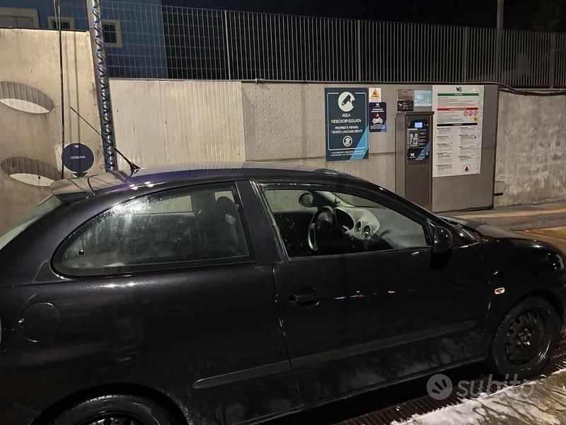 Usata Seat Ibiza 75 CV (55 kW) 2005 Nero Utilitaria