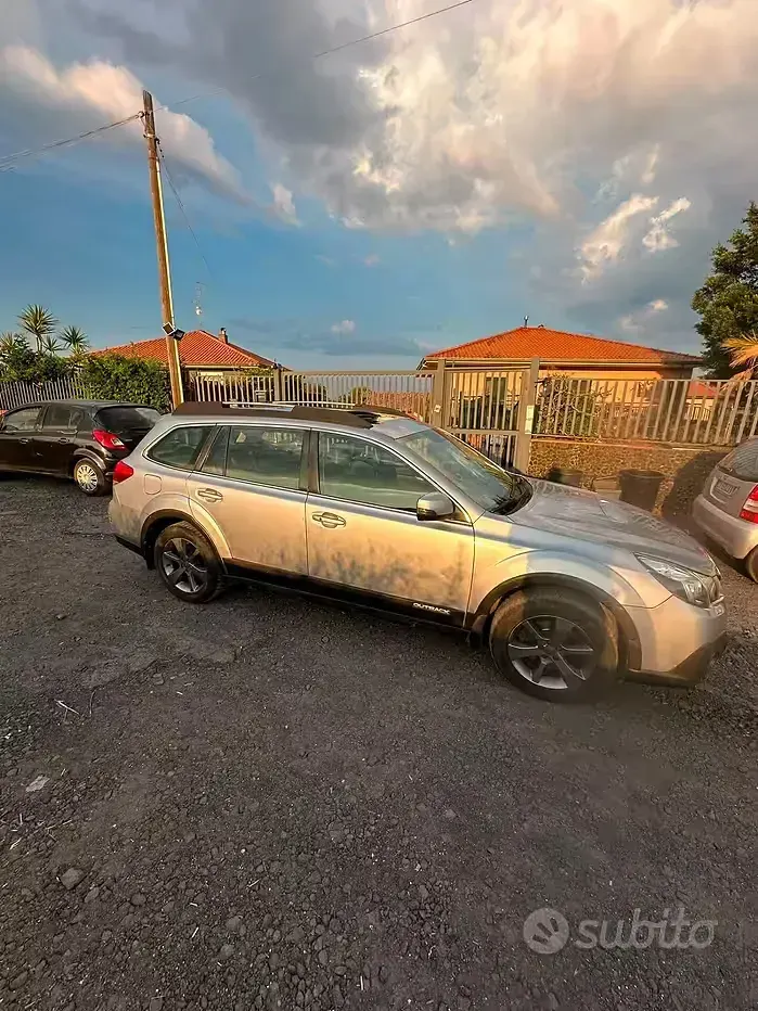 Usata Subaru Outback Trend 150 CV (110 kW) 2014 Grigio Station wagon