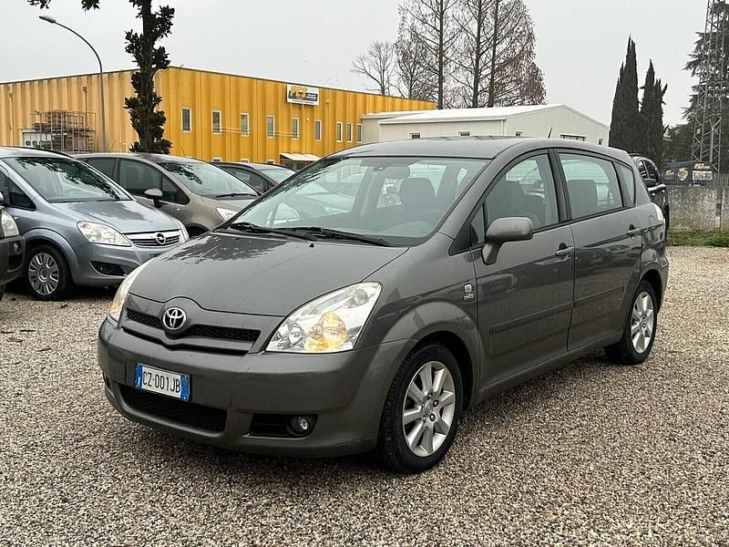Grigio Usata 2005 Toyota Corolla Sol Tre volumi | 2200 € (Buon prezzo) - Immagine 1/4