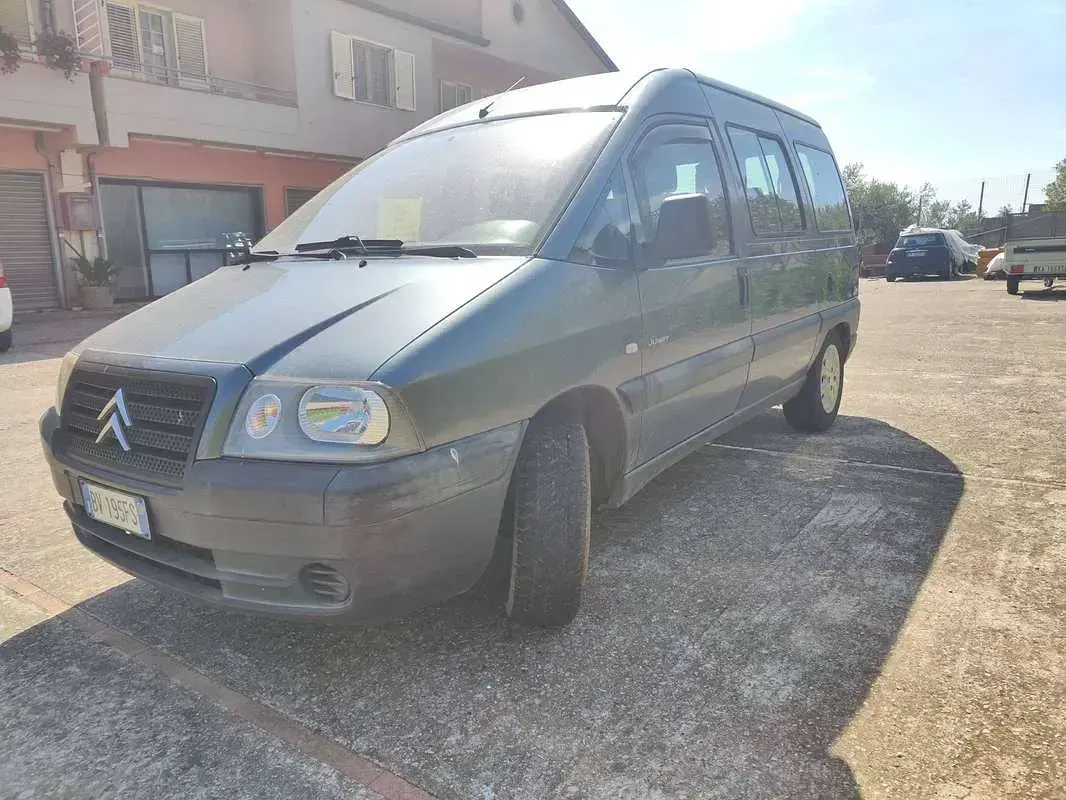 Usata Citroën Jumpy 109 CV (80 kW) 2004 Grigio Monovolume