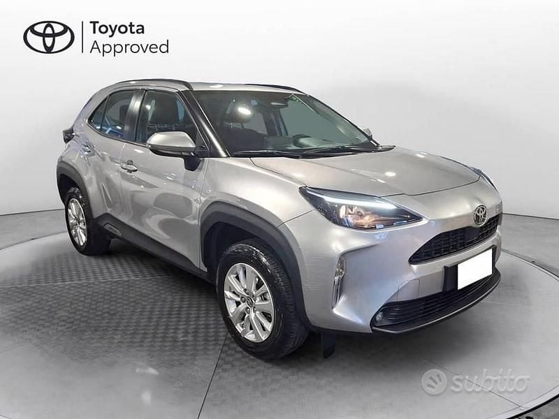 Usata Toyota Yaris Cross Active 116 CV (85 kW) 2021 Argento SUV