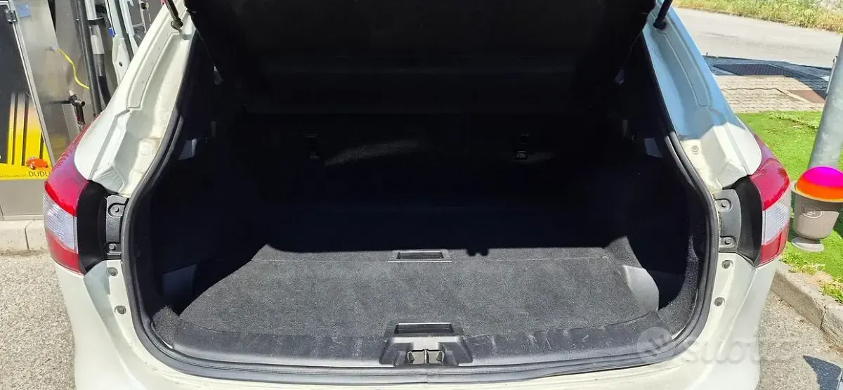 Usata Nissan Qashqai 110 CV (80 kW) 2015 Bianco SUV