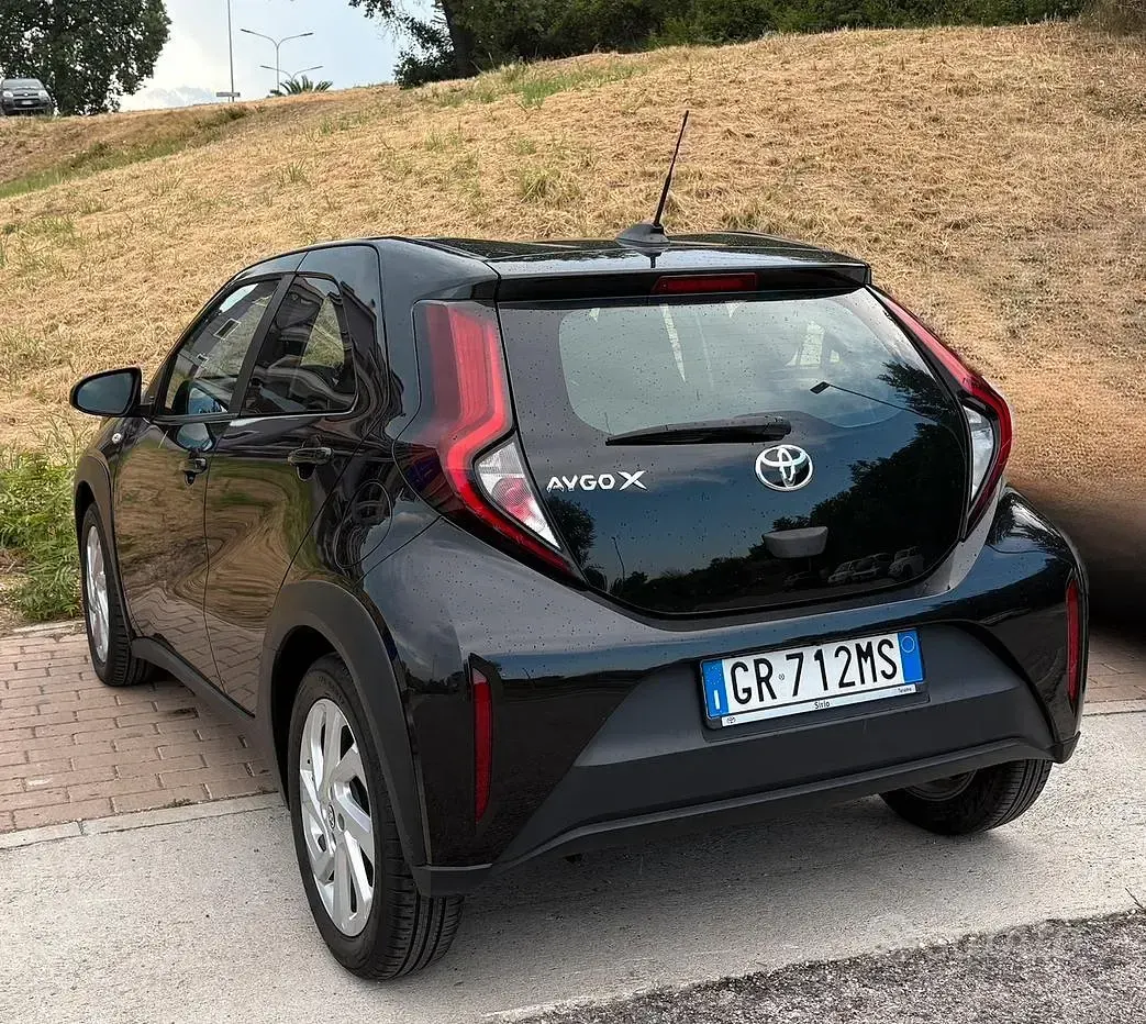 Usata Toyota Aygo X Active 72 CV (52 kW) 2023 Nero SUV