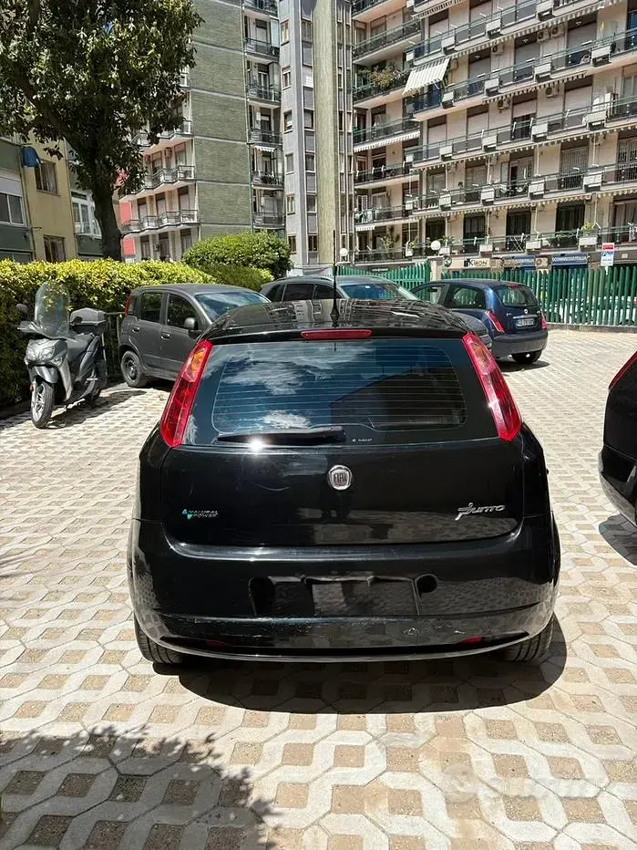 Usata Fiat Grande Punto 77 CV (56 kW) 2009 Nero Utilitaria