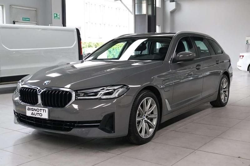 Usata BMW 530e Efficient Dynamics 184 CV (135 kW) 2021 Bernina grey Station wagon
