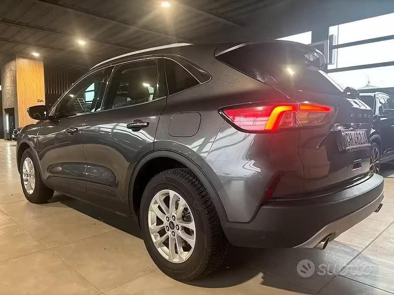 Usata Ford Kuga Titanium 120 CV (88 kW) 2021 Grigio SUV