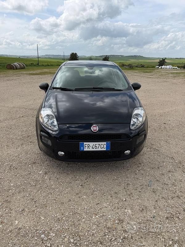 Usata Fiat Punto Street 95 CV (69 kW) 2018 Nero Utilitaria