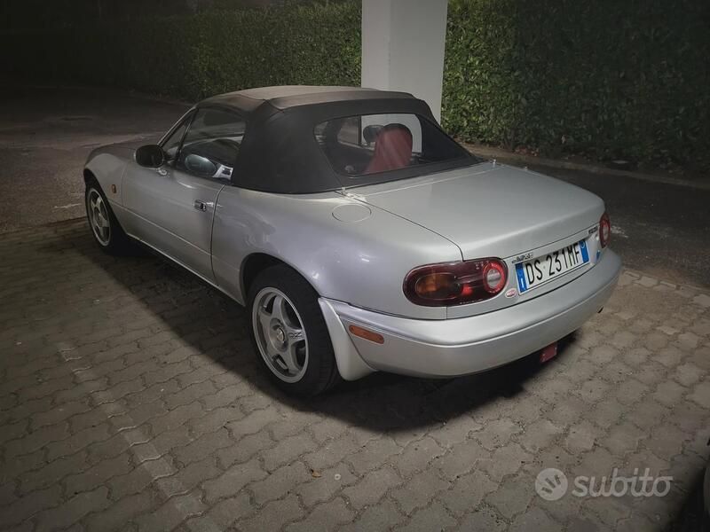 Usata Mazda MX5 116 CV (85 kW) 1991 Argento Cabrio