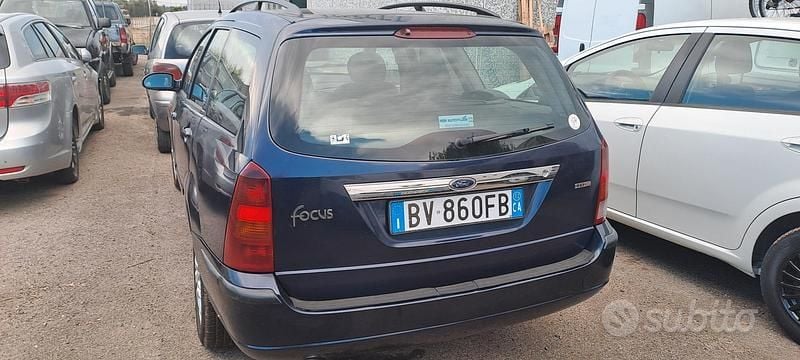 Usata Ford Focus 116 CV (85 kW) 2002 Blu Station wagon