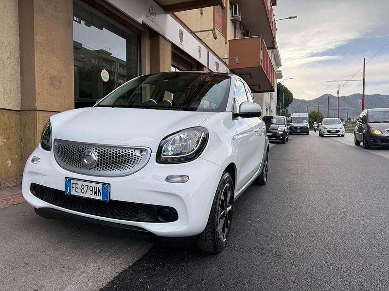Usata Smart ForFour Passion 71 CV (52 kW) 2016 Bianco Utilitaria