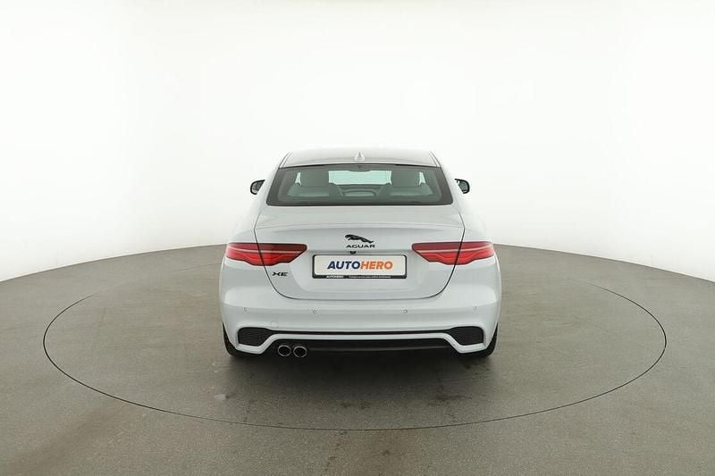 Usata Jaguar XE R-Dynamic 204 CV (150 kW) 2021 Bianco Berlina