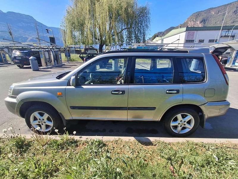 Usata Nissan X-Trail 114 CV (83 kW) 2003 Grigio SUV