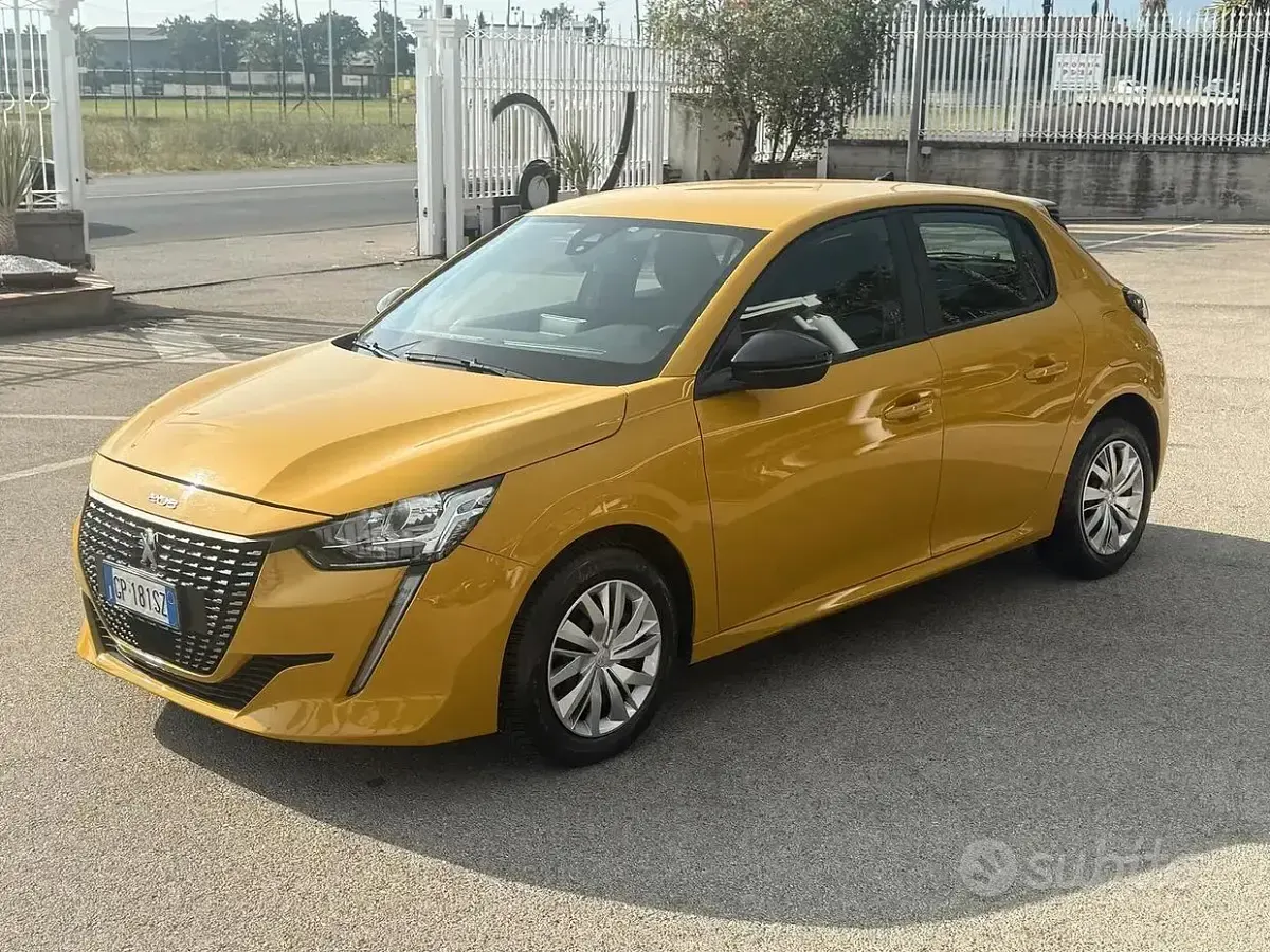 Usata Peugeot 208 Active 75 CV (55 kW) 2023 Giallo Utilitaria