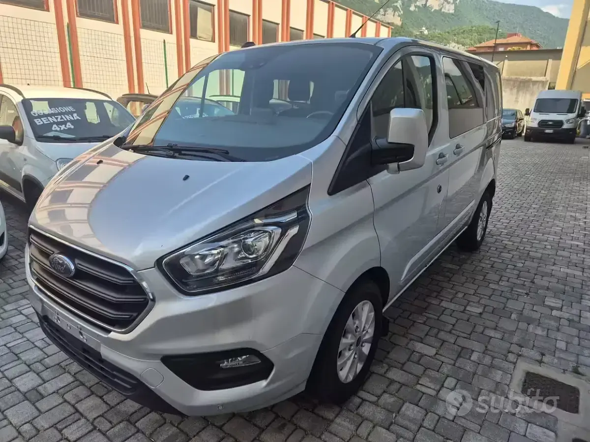 Usata Ford 300 130 CV (95 kW) 2020 Grigio Berlina