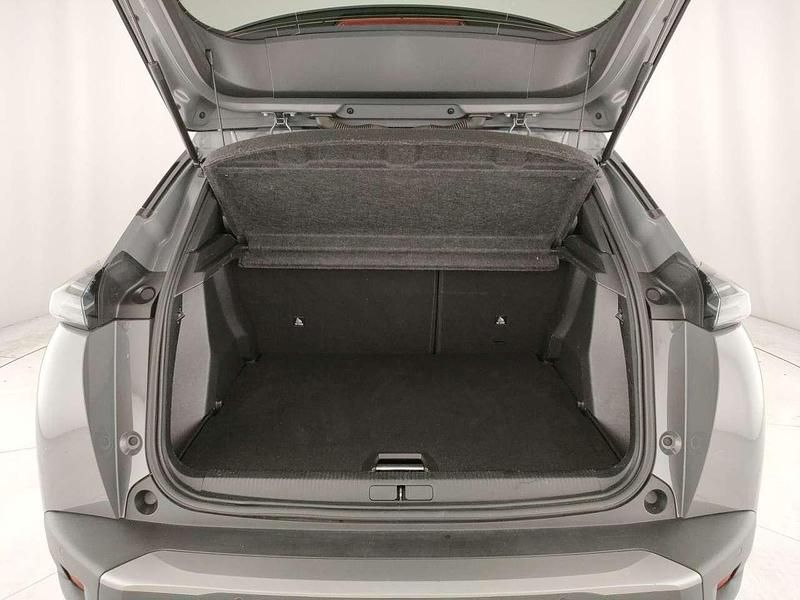 Usata Peugeot 2008 Allure 101 CV (74 kW) 2024 Grigio metallizzato SUV