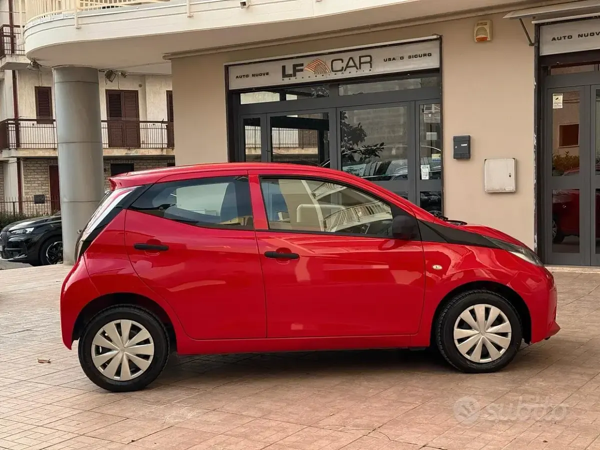 Usata Toyota Aygo X-cite 70 CV (51 kW) 2018 Rosso Utilitaria