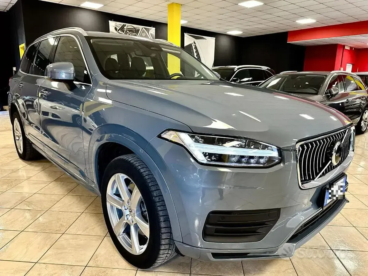 Usata Volvo XC90 235 CV (172 kW) 2023 Grigio SUV