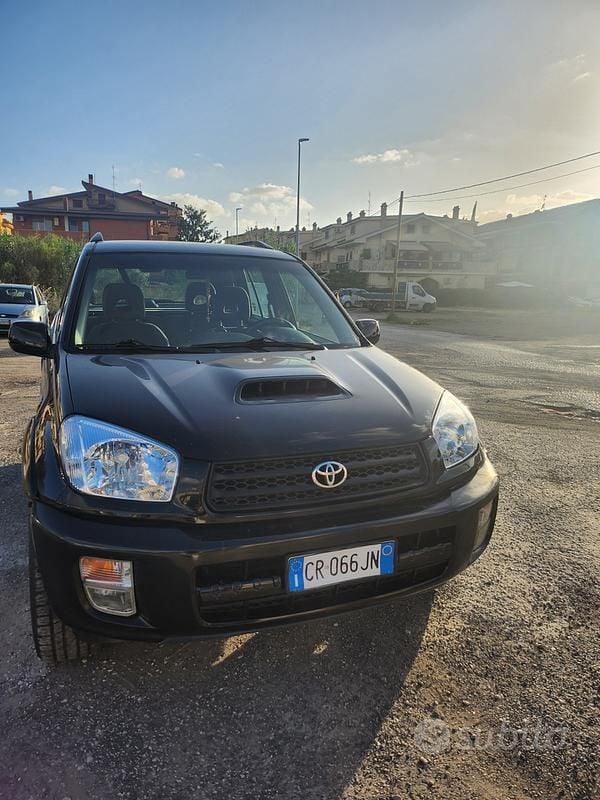 Usata Toyota RAV4 116 CV (85 kW) 2003 Nero SUV