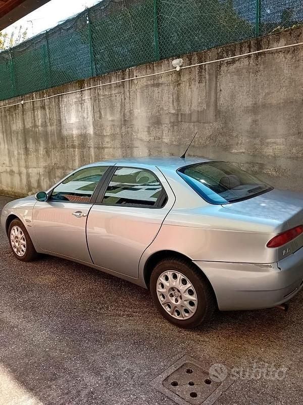 Usata Alfa Romeo 156 140 CV (102 kW) 2005 Grigio Berlina