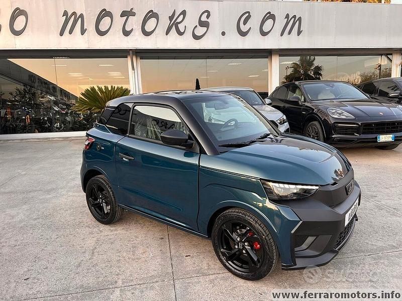 Nuova Ligier JS50 2025 Blu Utilitaria