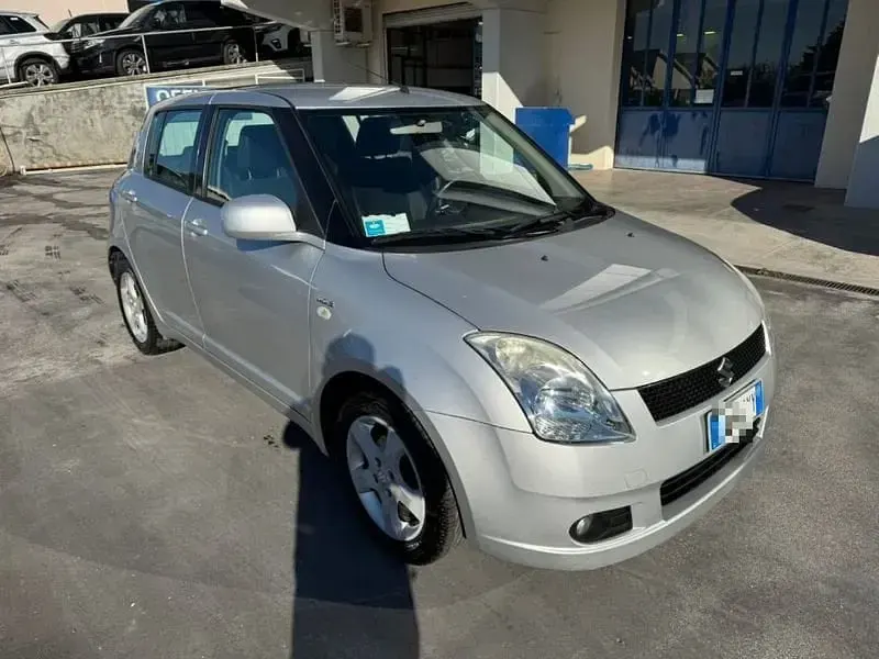Usata Suzuki Swift GL 70 CV (51 kW) 2007 Grigio Utilitaria