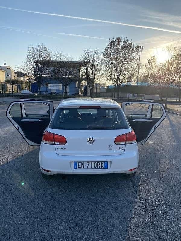 Usata VW Golf VII United 105 CV (77 kW) 2012 Bianco Berlina