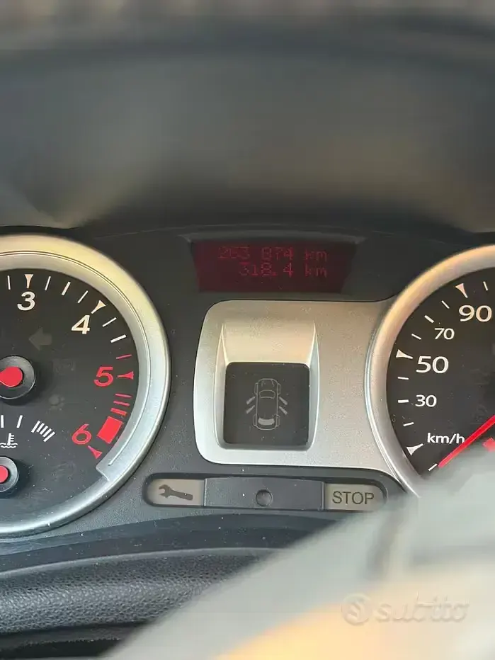 Usata Renault Clio II 85 CV (62 kW) 2010 Nero Berlina