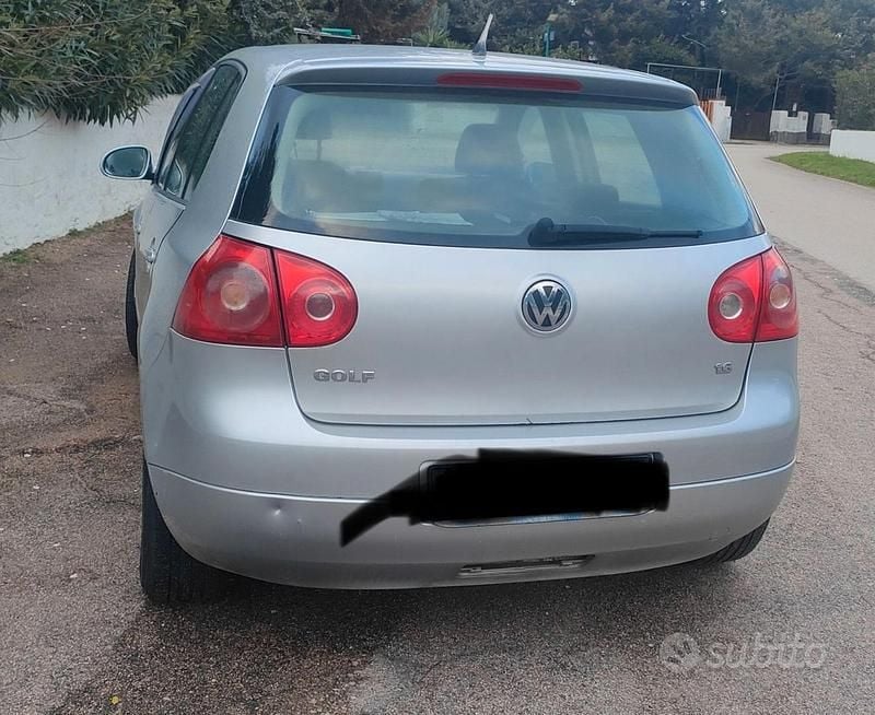 Usata VW Golf V 105 CV (77 kW) 2007 Grigio Berlina