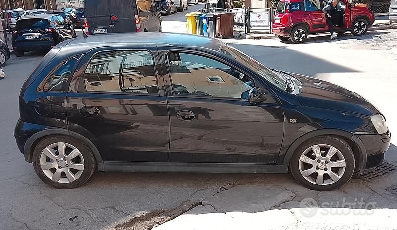 Usata Opel Corsa 2005 Nero Utilitaria