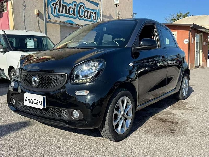 Usata Smart ForFour 71 CV (52 kW) 2017 Nero Utilitaria