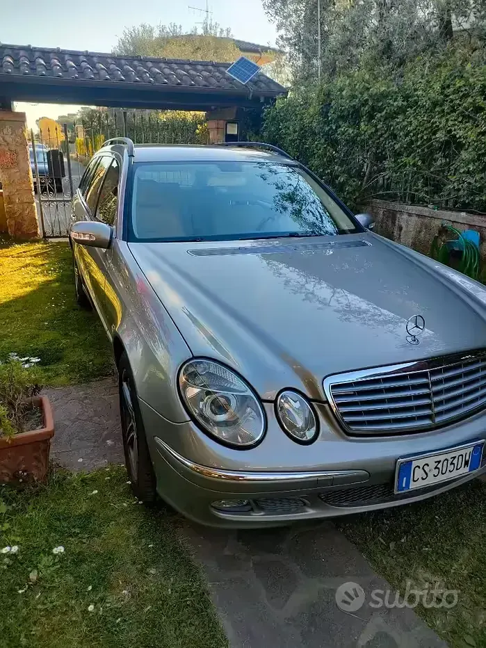 Usata Mercedes E270 177 CV (130 kW) 2004 Grigio Station wagon