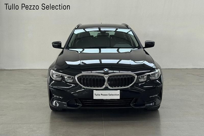 Usata BMW 320 Sport Line 191 CV (140 kW) 2020 Black saphir metallizzato Station wagon