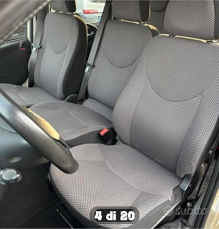 Usata Fiat Multipla Dynamic 103 CV (75 kW) 2007 Giallo Monovolume