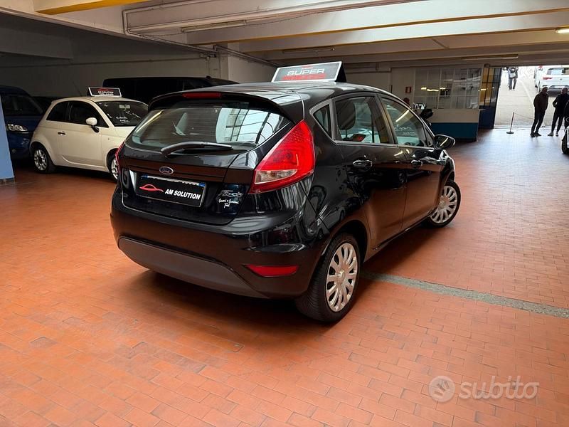Usata Ford Fiesta 82 CV (60 kW) 2010 Nero Utilitaria